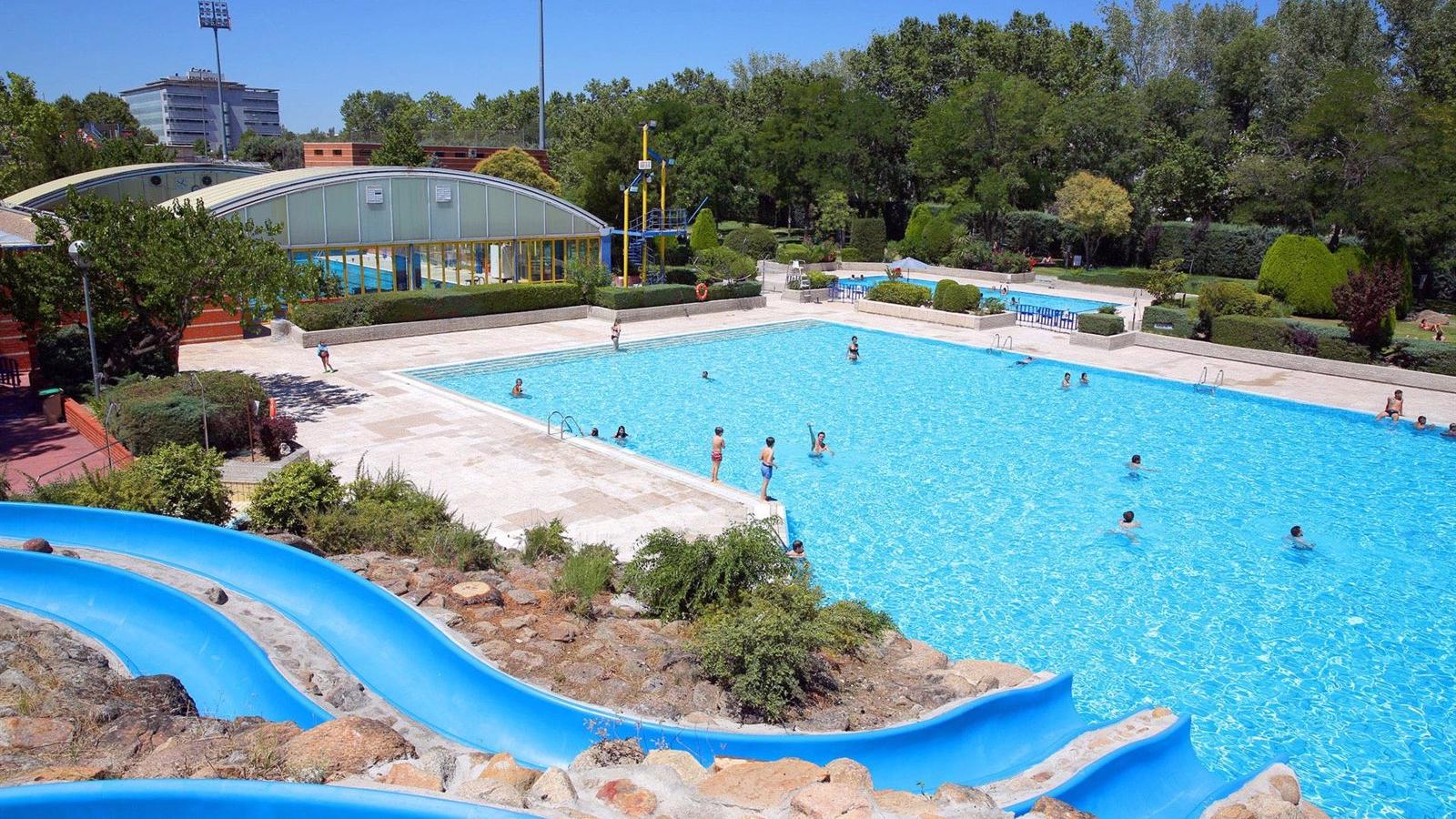 La piscina de verano del Polideportivo José Caballero de Alcobendas abre este sábado hasta el 5 de septiembre