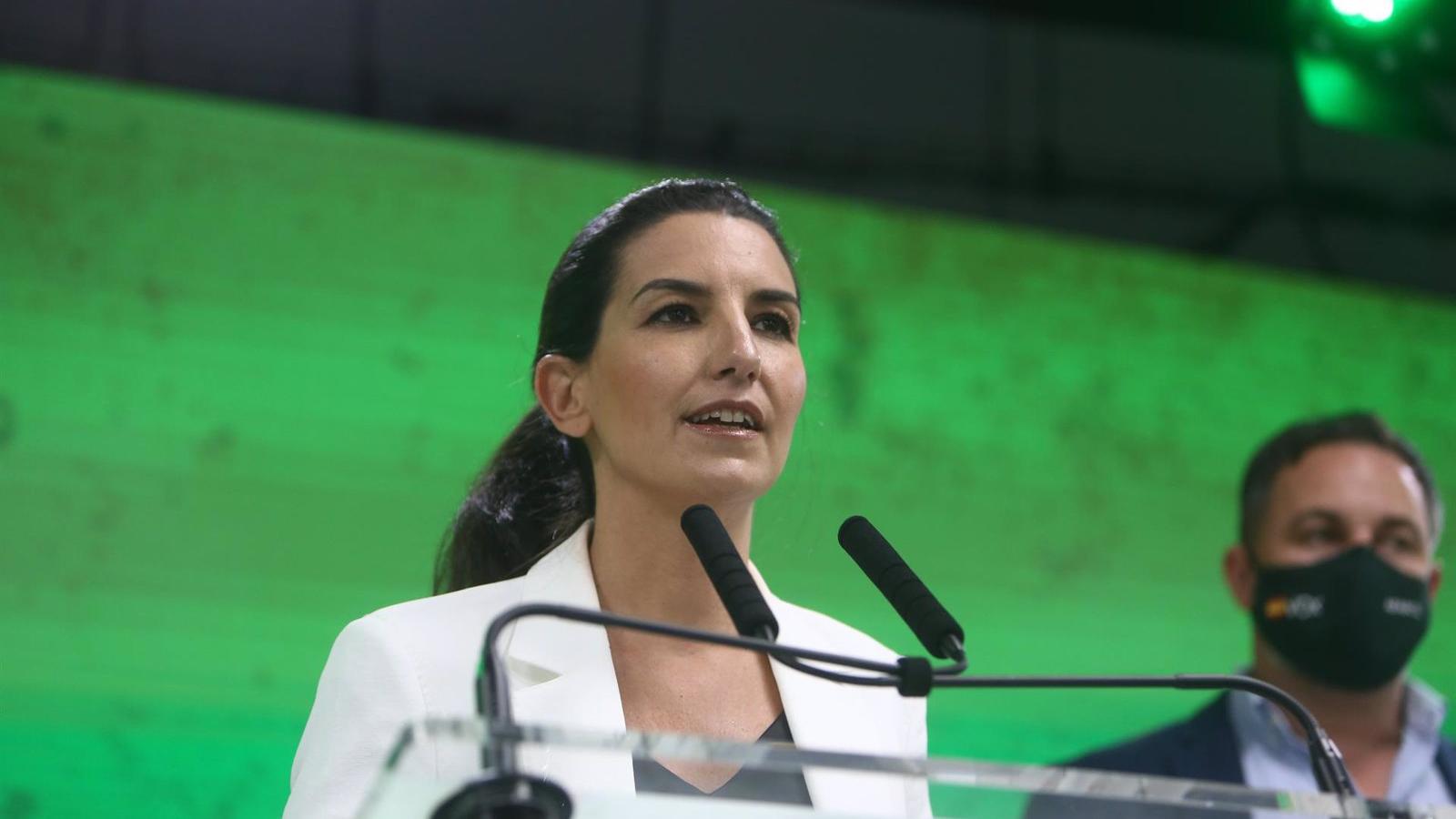 Monasterio dice que "nunca" hablaría del Rey como ha hecho Ayuso pero acusa a la izquierda de atacar a la presidenta