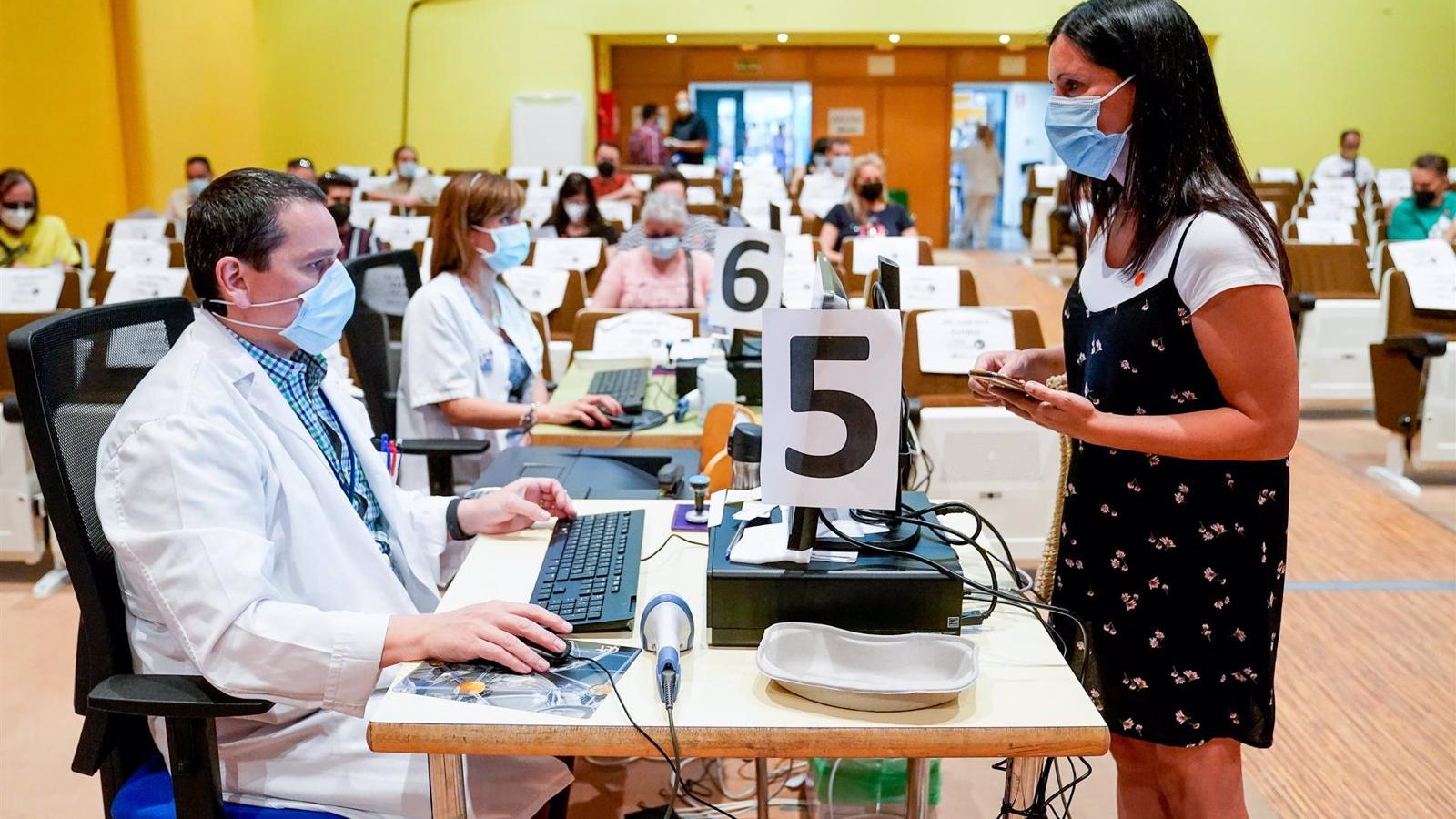 La Comunidad amplía la autocitación a partir de 45 años y el miércoles a los de 40