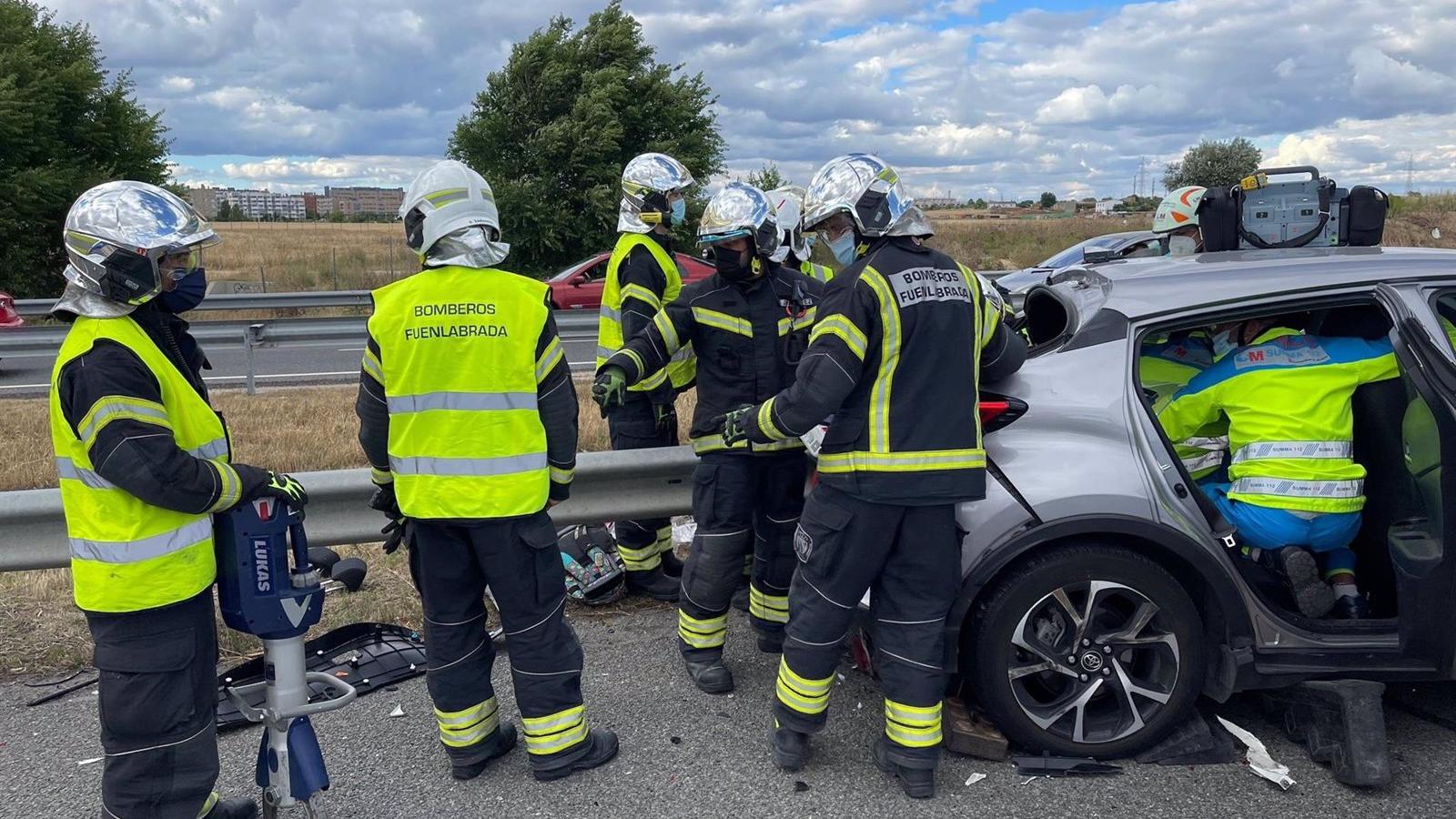 Herida una conductora tras chocar su coche con un camión en la M-50 a la altura de Fuenlabrada