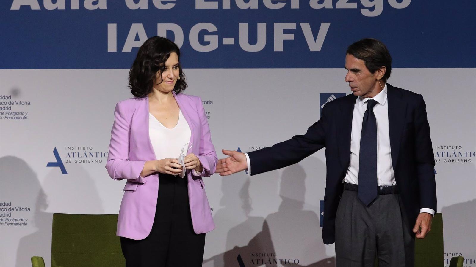 Aznar pone a Ayuso como ejemplo de liderazgo