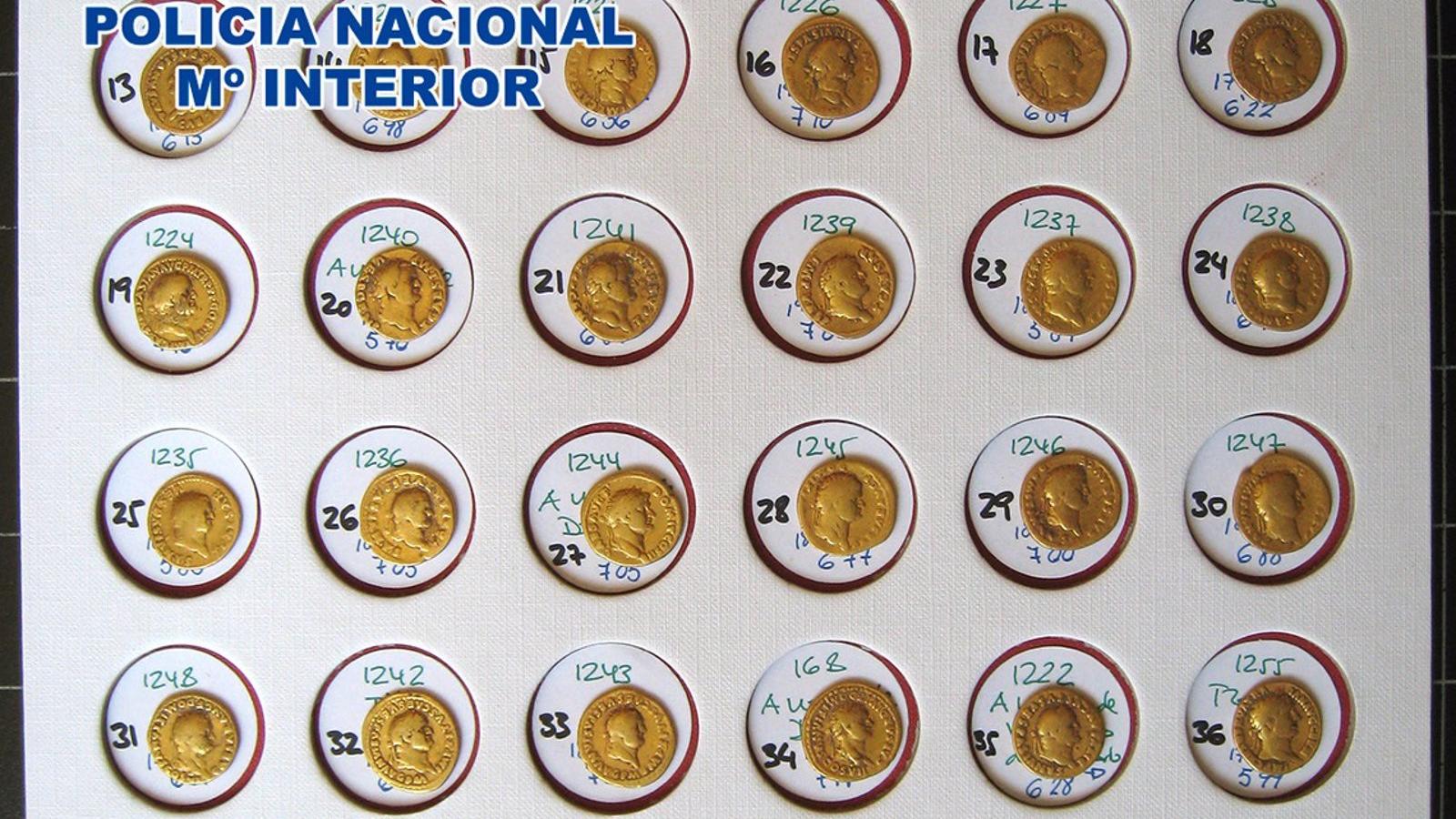 La Policía Nacional recupera un tesorillo de 90 monedas del Imperio Romano y detiene a 4 personas