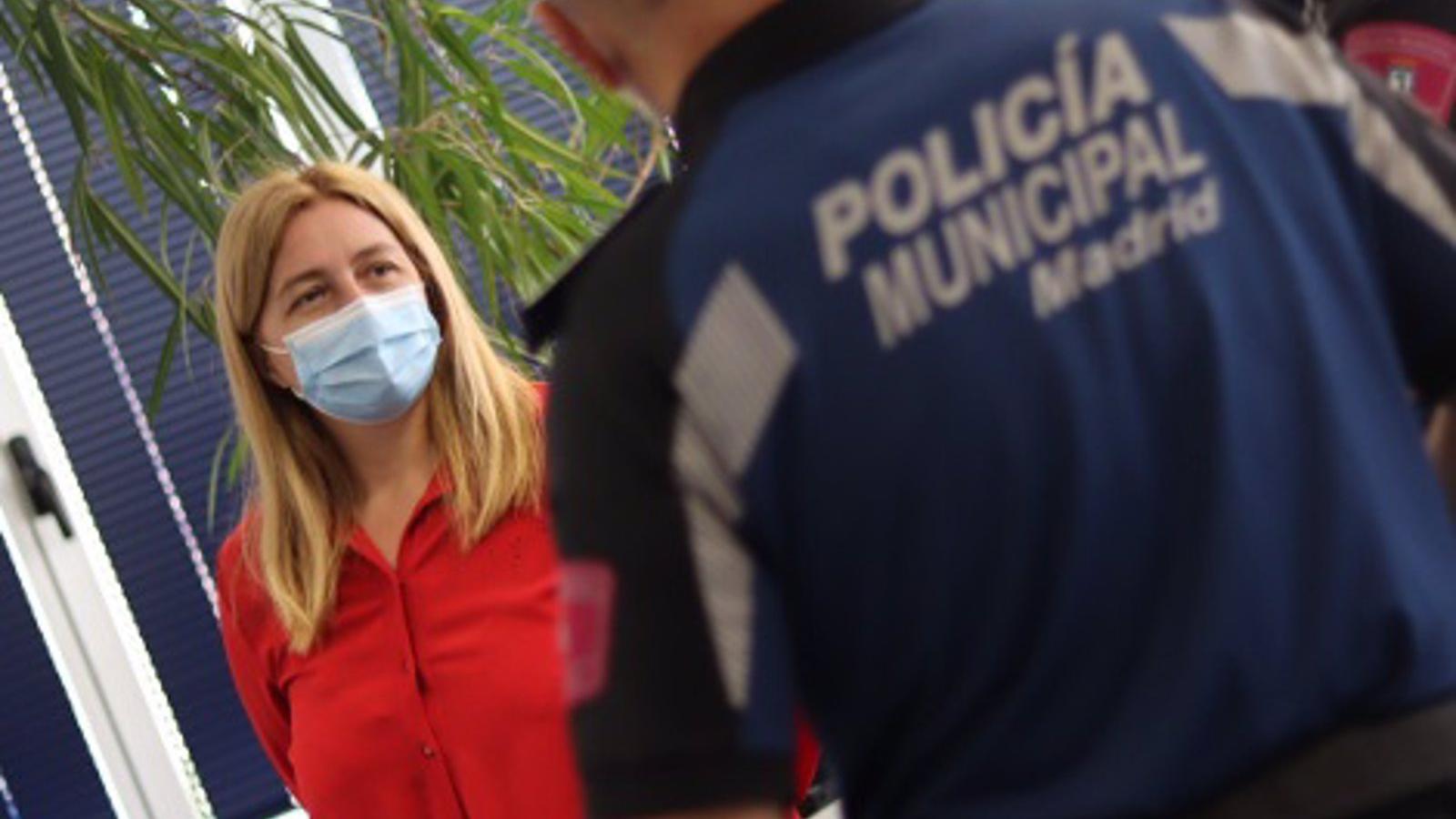 La Policía Municipal puso 1.020 multas por botellón y dispersó un botellón de 400 personas en el Templo de Debod este fin de semana