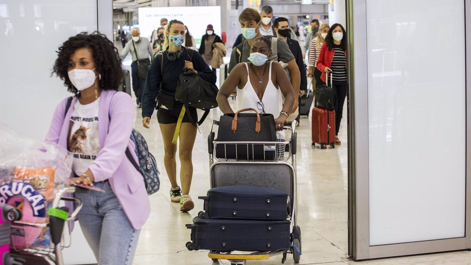 España exigirá en 72 horas PCR negativa o vacuna completa a los ciudadanos de Reino Unido