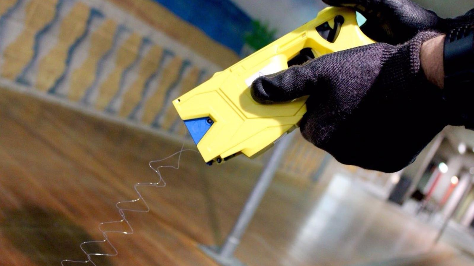 La Policía Municipal tiene 150 pistolas táser y tendrá 300 a final de año