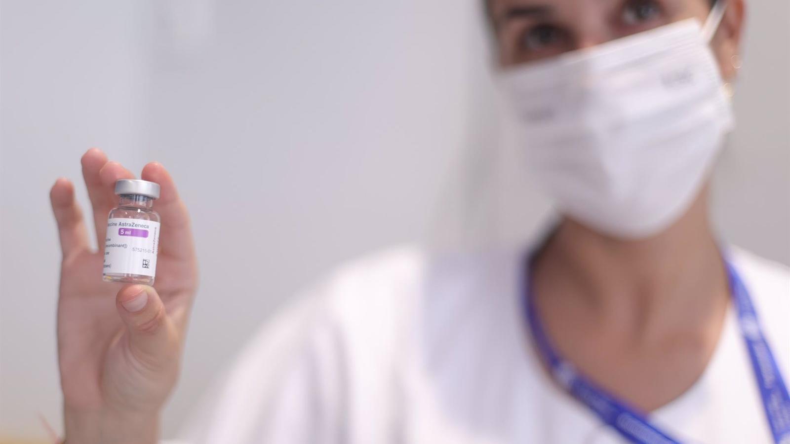 La Comunidad denuncia que la falta de dosis hace que apenas puedas generar nuevas citas para vacunar