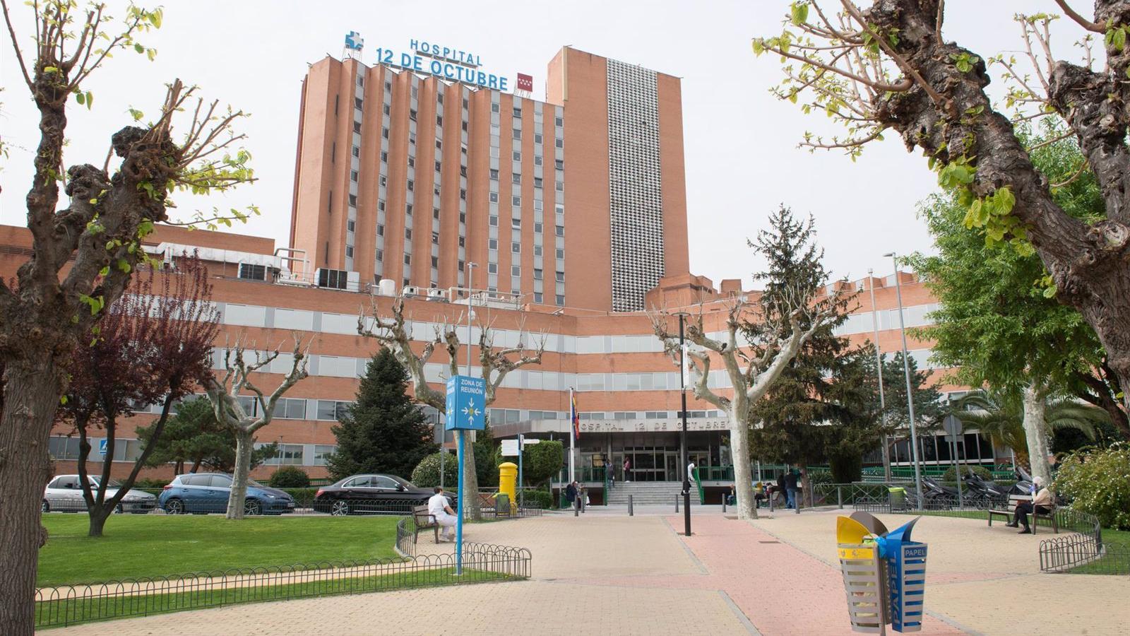 Un paciente de 35 años celebra su aniversario de boda en cuidados intensivos cardiológicos del Hospital 12 de Octubre