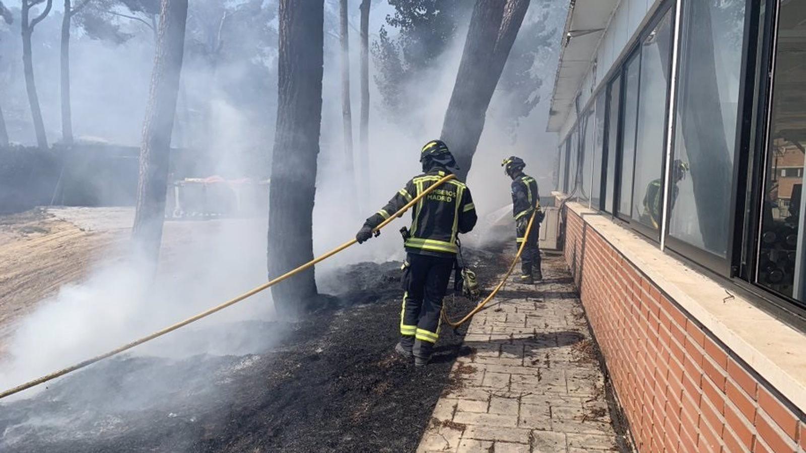 Controlado el incendio de pastos que había provocado una columna de humo visible en varios puntos