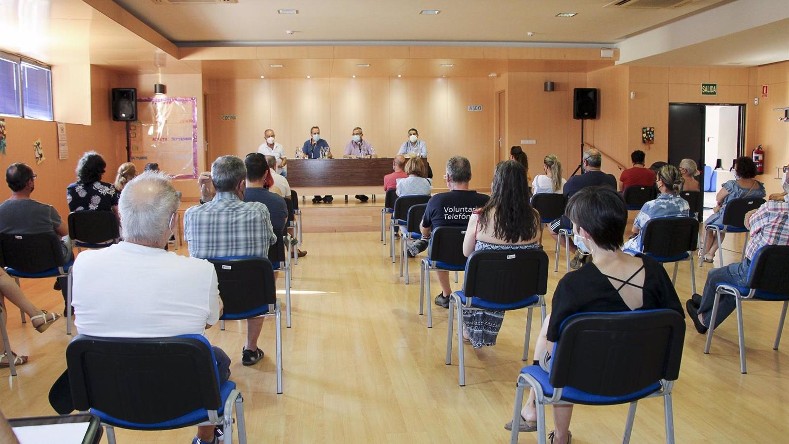 El alcalde de Arganda del Rey propone a vecinos de La Poveda hacer un estudio geotécnico en varias calles en mal estado