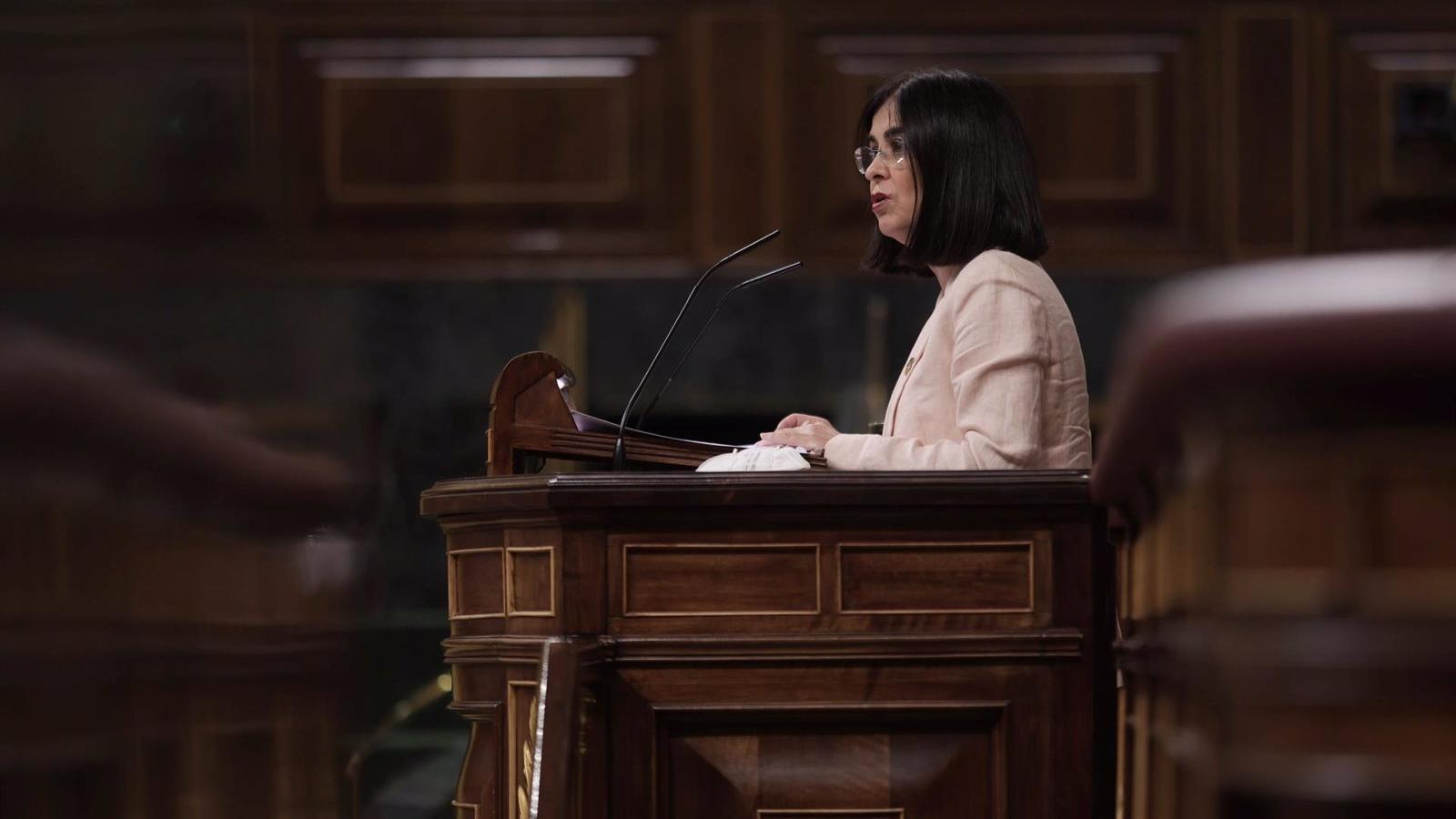 La ministra Darias dice que Madrid es la única que pide más vacunas y que no pasa en otros territorios "de todo signo"