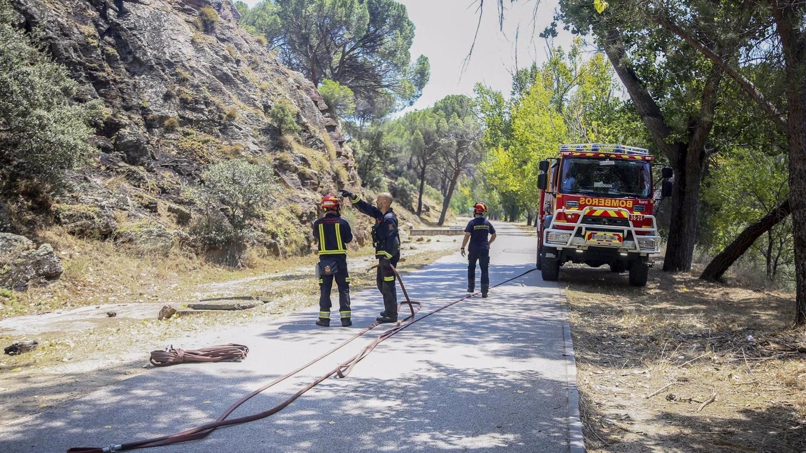 Controlado el incendio del Pantano de San Juan gracias a las previsiones meteorológicas y al intenso trabajo