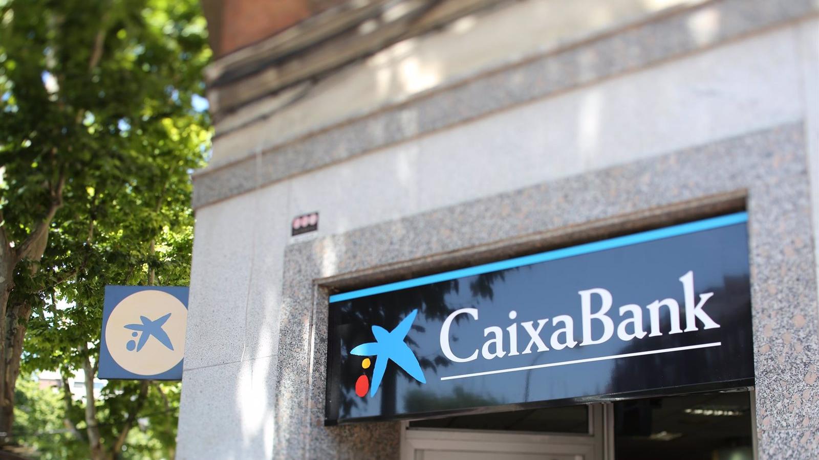 Un total de 8.246 empleados se adhieren al ERE de CaixaBank, que prevé 6.452 salidas
