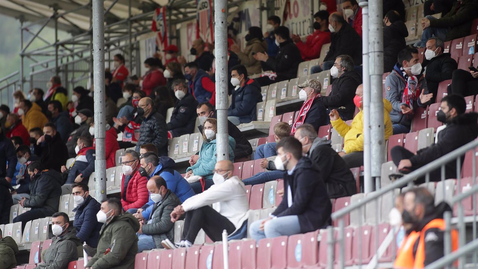 Los estadios de fútbol podrán albergar en agosto un aforo máximo del 40% y los de baloncesto, un 30%