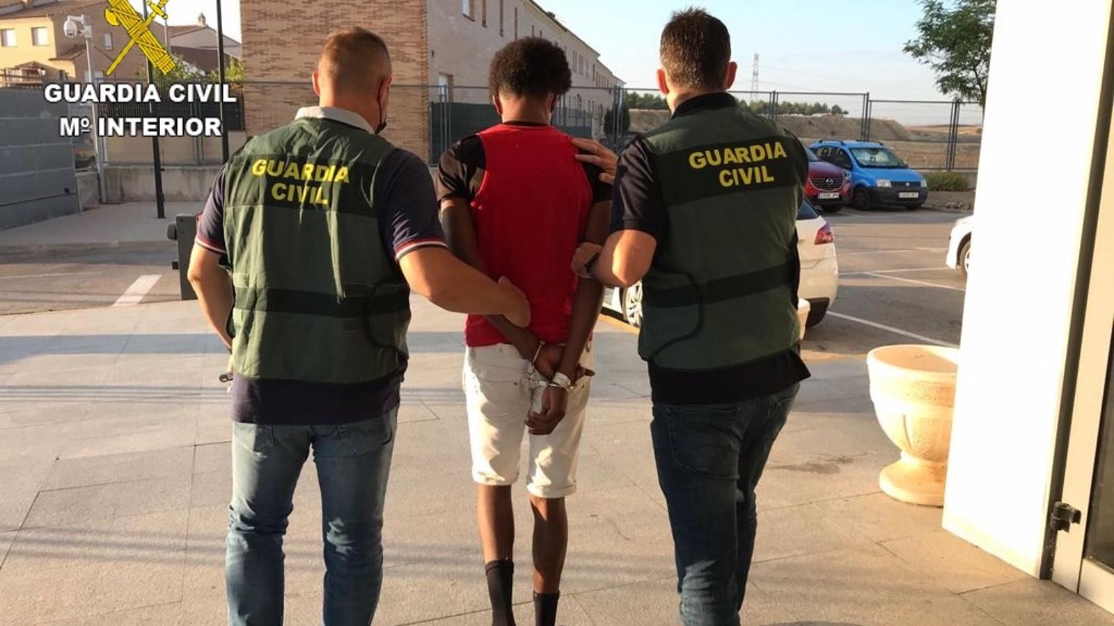 Detenido en Villaverde un joven de 18 años por abusos sexuales a una menor de edad en Seseña