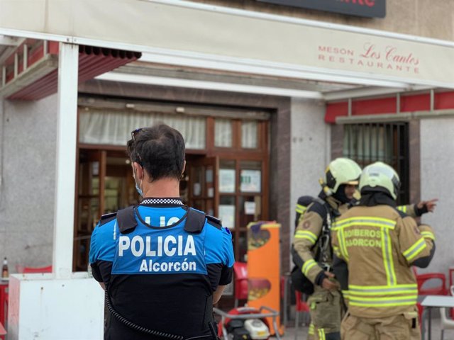 La Policía apaga un incendio en la cocina de un establecimiento de Alcorcón sin ningún herido