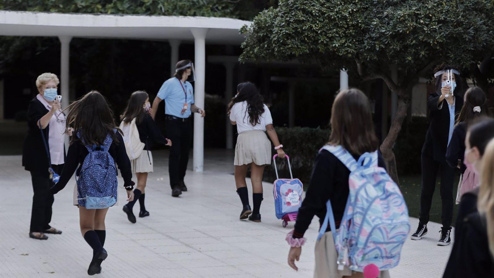 La Comunidad de Madrid estima tener al 95% de los jóvenes de 12 a 15 años vacunados con una dosis para el inicio del curso