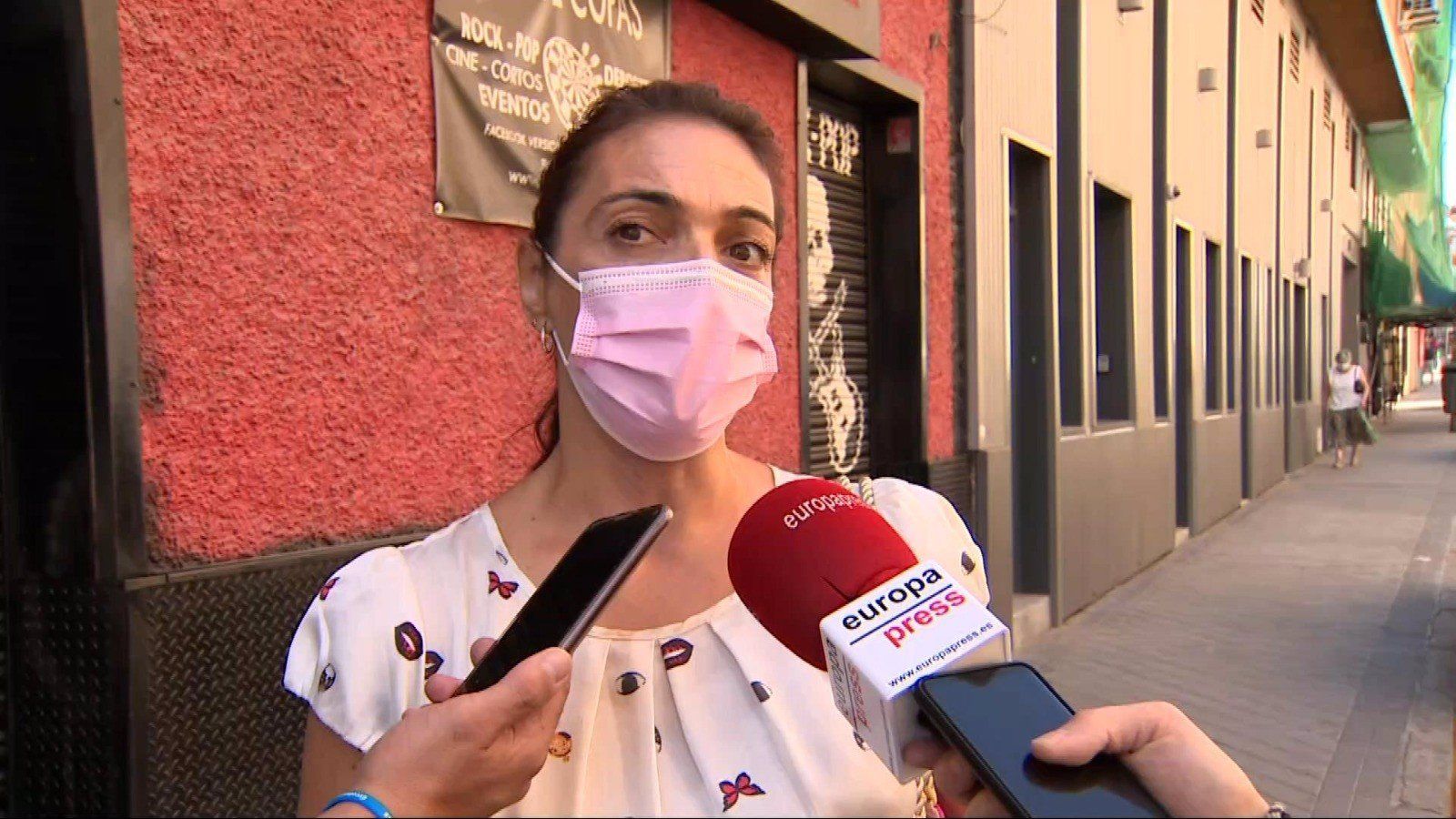 La policía busca al autor del crimen en Prosperidad y los vecinos creen que pasó dentro de un piso turístico