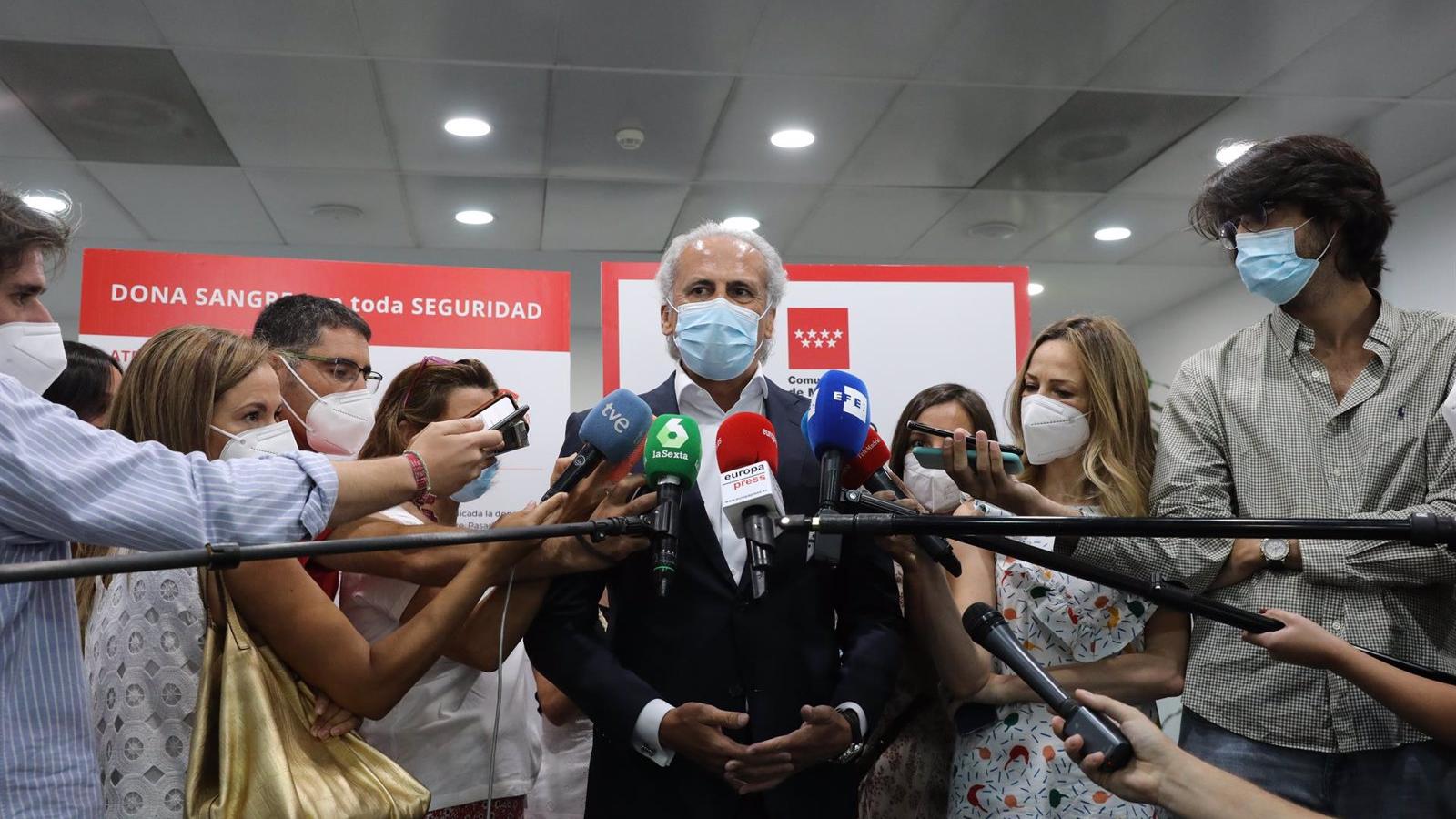 Ruiz Escudero aclara un error en la tabla sobre congregaciones religiosas: "En diciembre solo recibimos 1.290 vacunas"