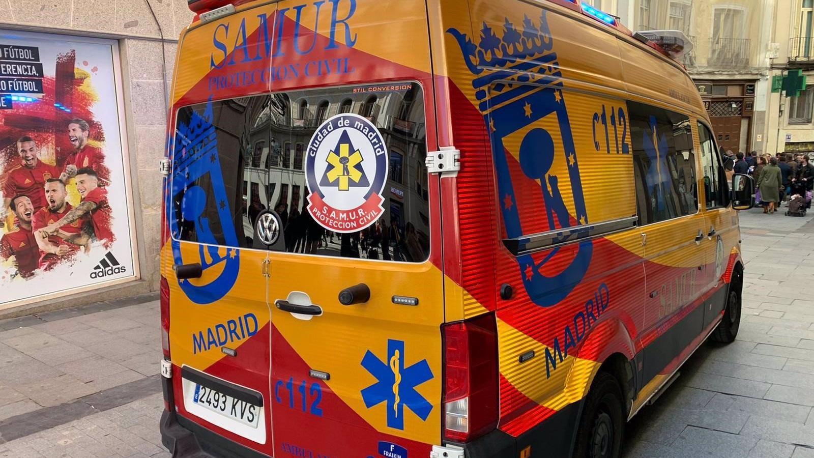 Intoxicadas leves una madre y su hija en un incendio de su vivienda