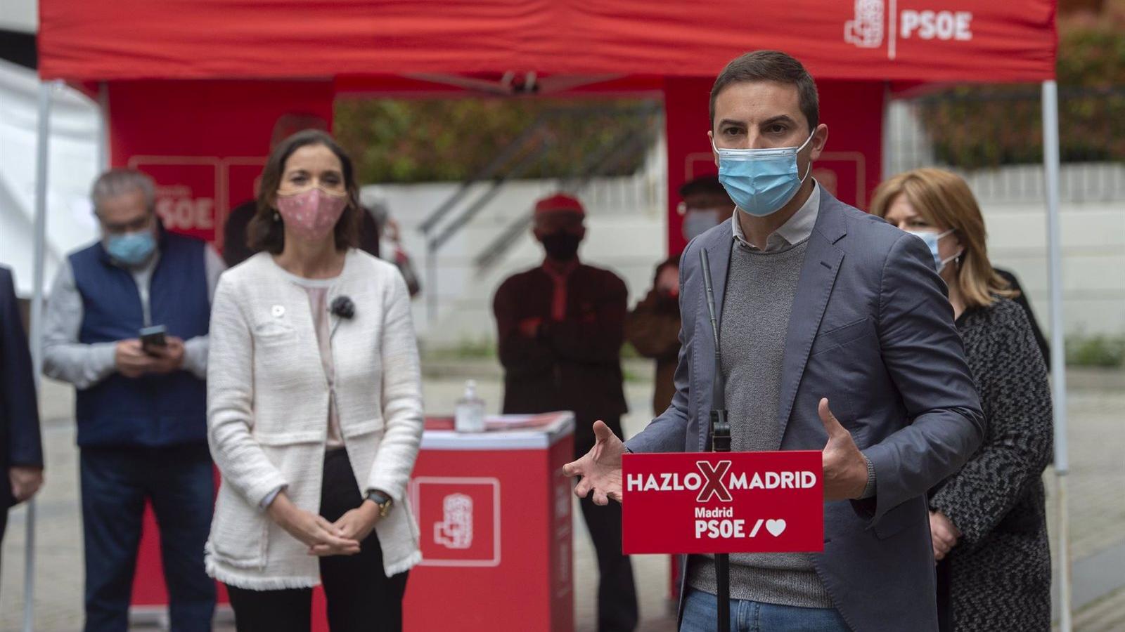 Lobato oficializa su candidatura a liderar el PSOE