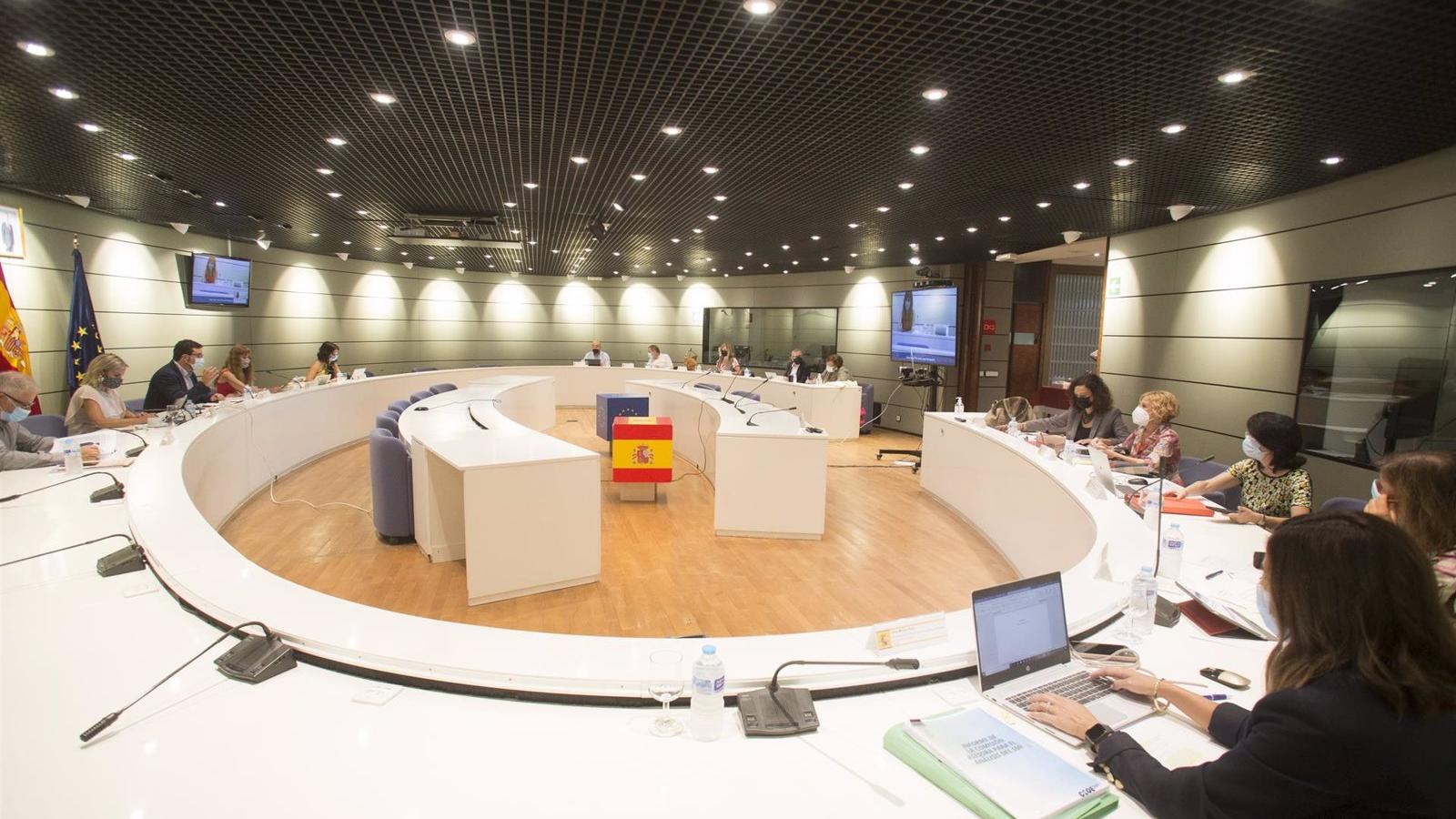 El Gobierno propone un alza del SMI de 15 euros este año y 31 euros en 2022 y 2023