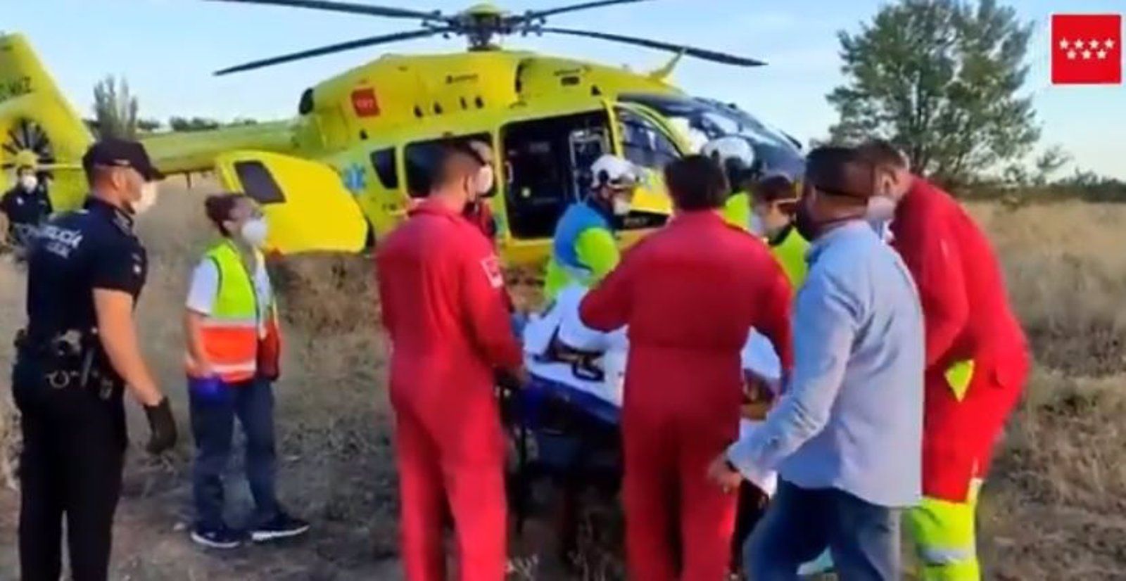 Grave un hombre de 70 años al ser atropellado por su coche mientras lo reparaba en el garaje de su casa en Arroyomolinos 