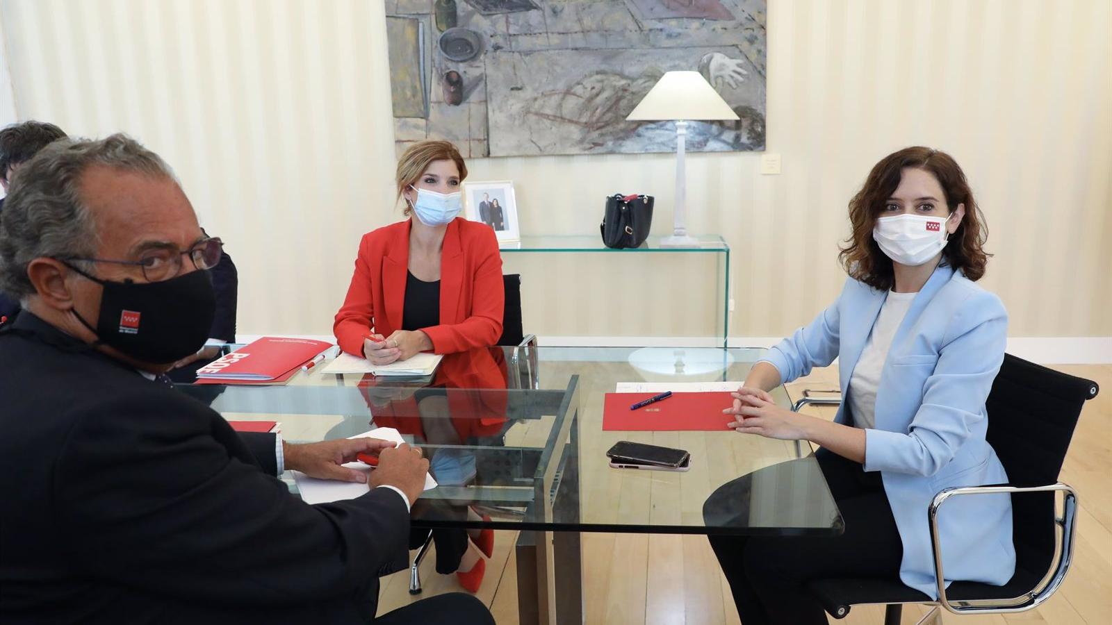 El PSOE destaca el tono "afable" de la reunión con Ayuso a la que ha pedido que "rebaje la crispación"