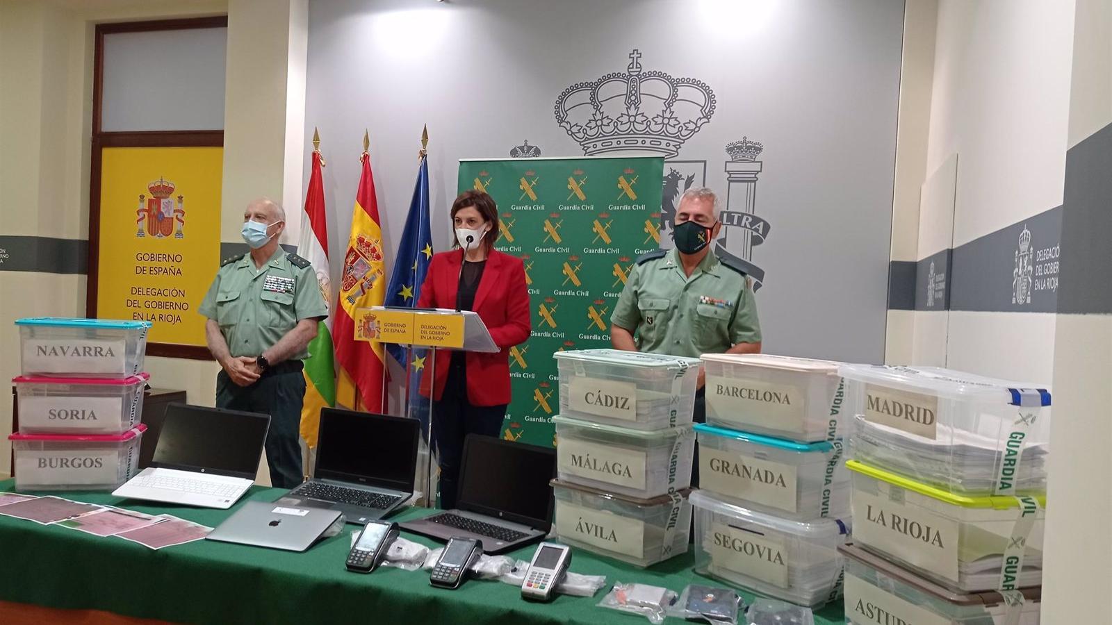 Detenidas 21 personas de una red criminal que habrían estafado a 500 personas con la compra de enciclopedias