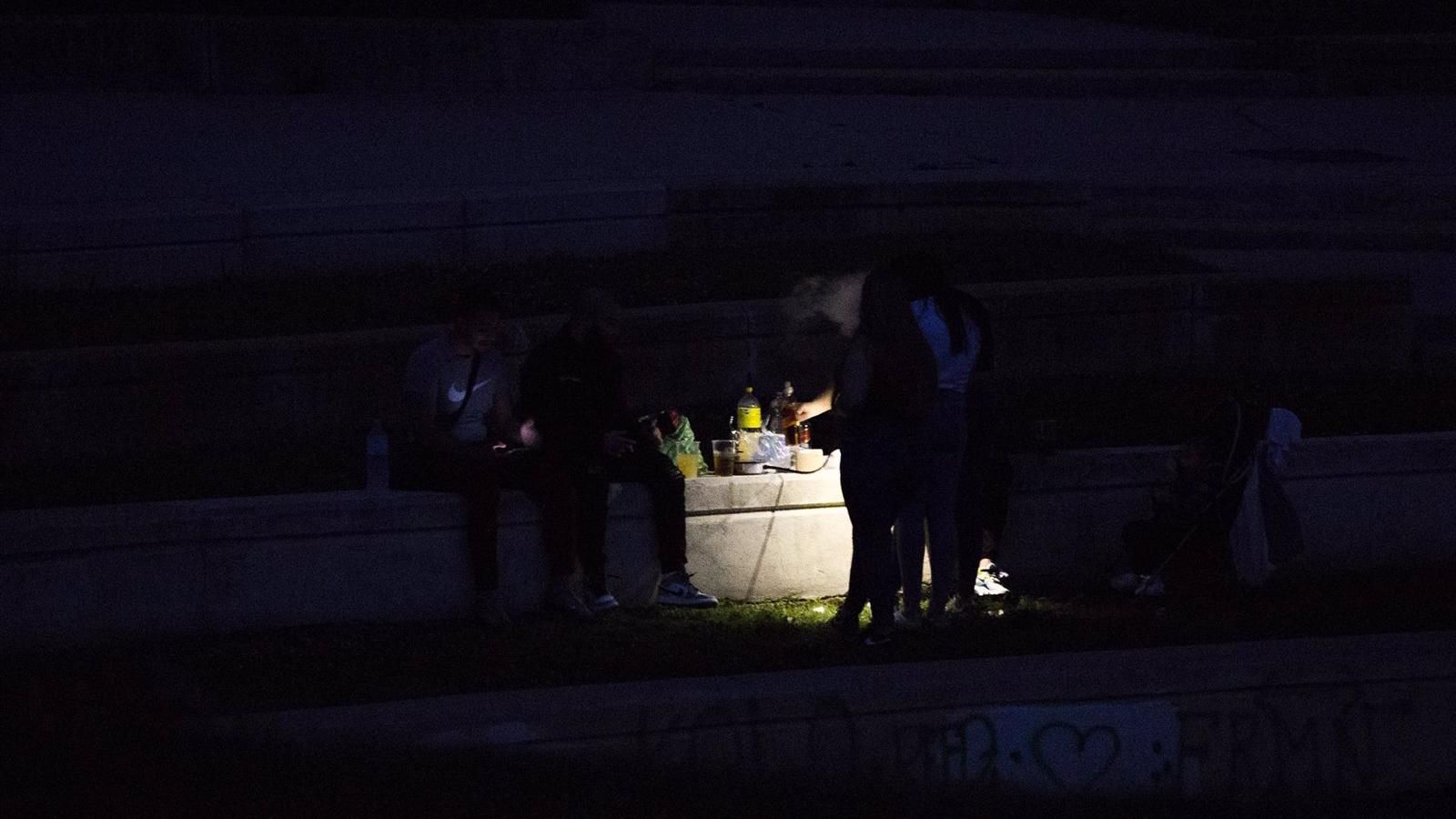 La Policía Municipal puso 716 multas por botellón este fin de semana