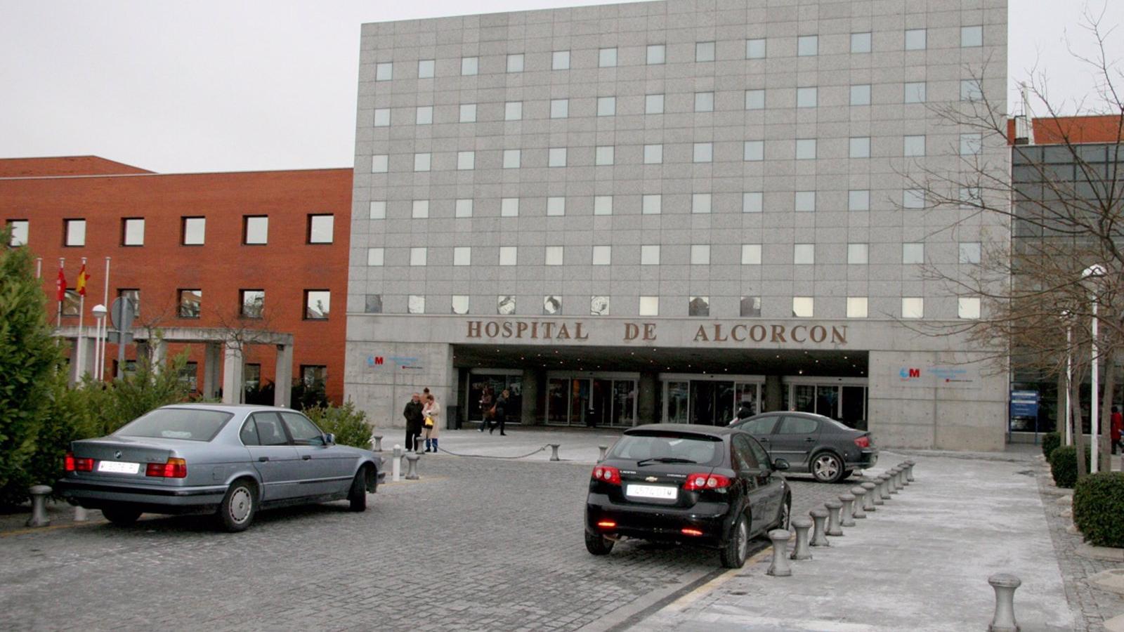 Un empleado de un hospital con esquizofrenia y reincidente, a juicio por intentar asfixiar a una anciana
