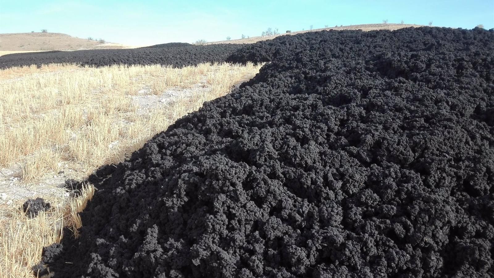 La Comunidad investigará los vertidos ilegales de lodos de aguas residuales en Pinto