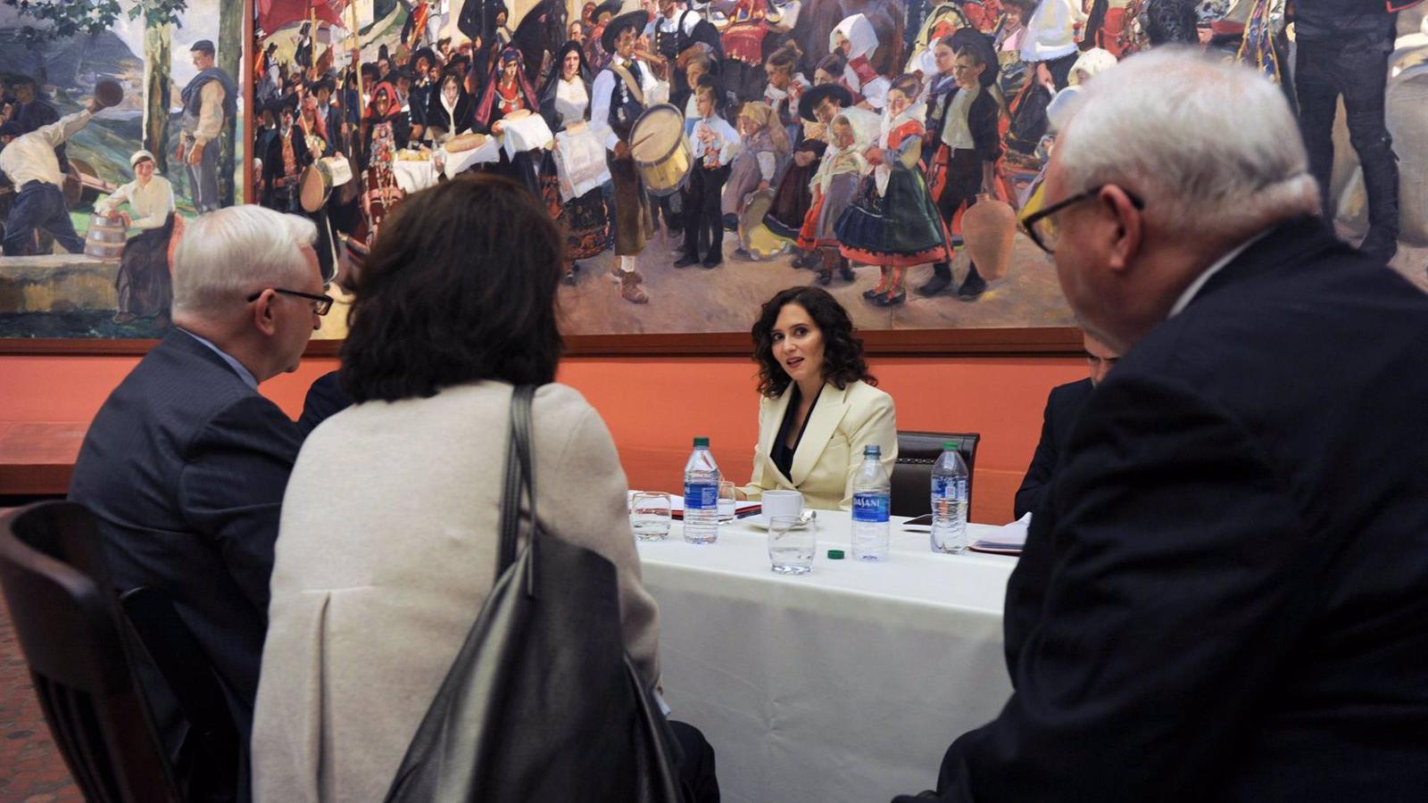 Díaz Ayuso intensifica la colaboración con la Hispanic Society para reivindicar la Hispanidad como un fenómeno de la Historia