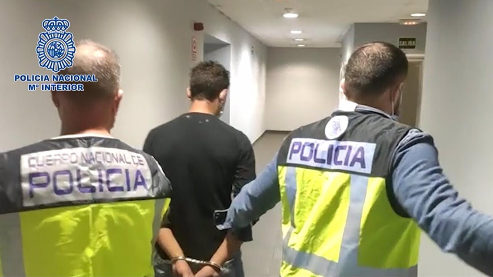 En prisión un hombre que atacó violentamente a tres personas de madrugada en las calles de Móstoles
