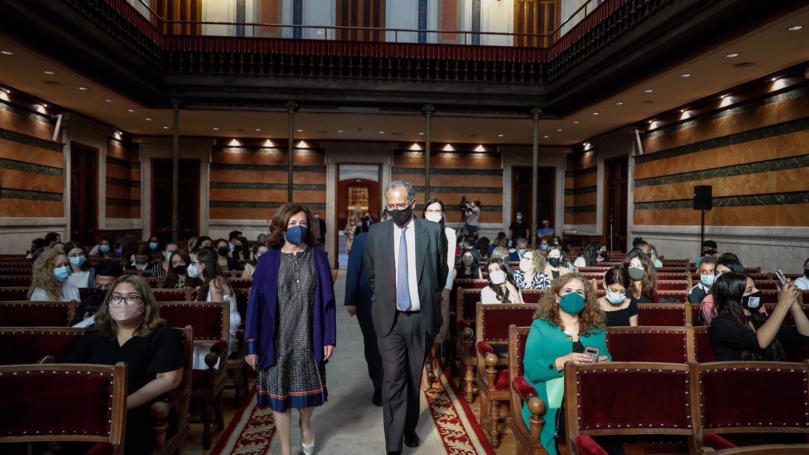 Los auxiliares de conversación de los centros bilingües de la región superan niveles prepandemia y serán más de 2.700