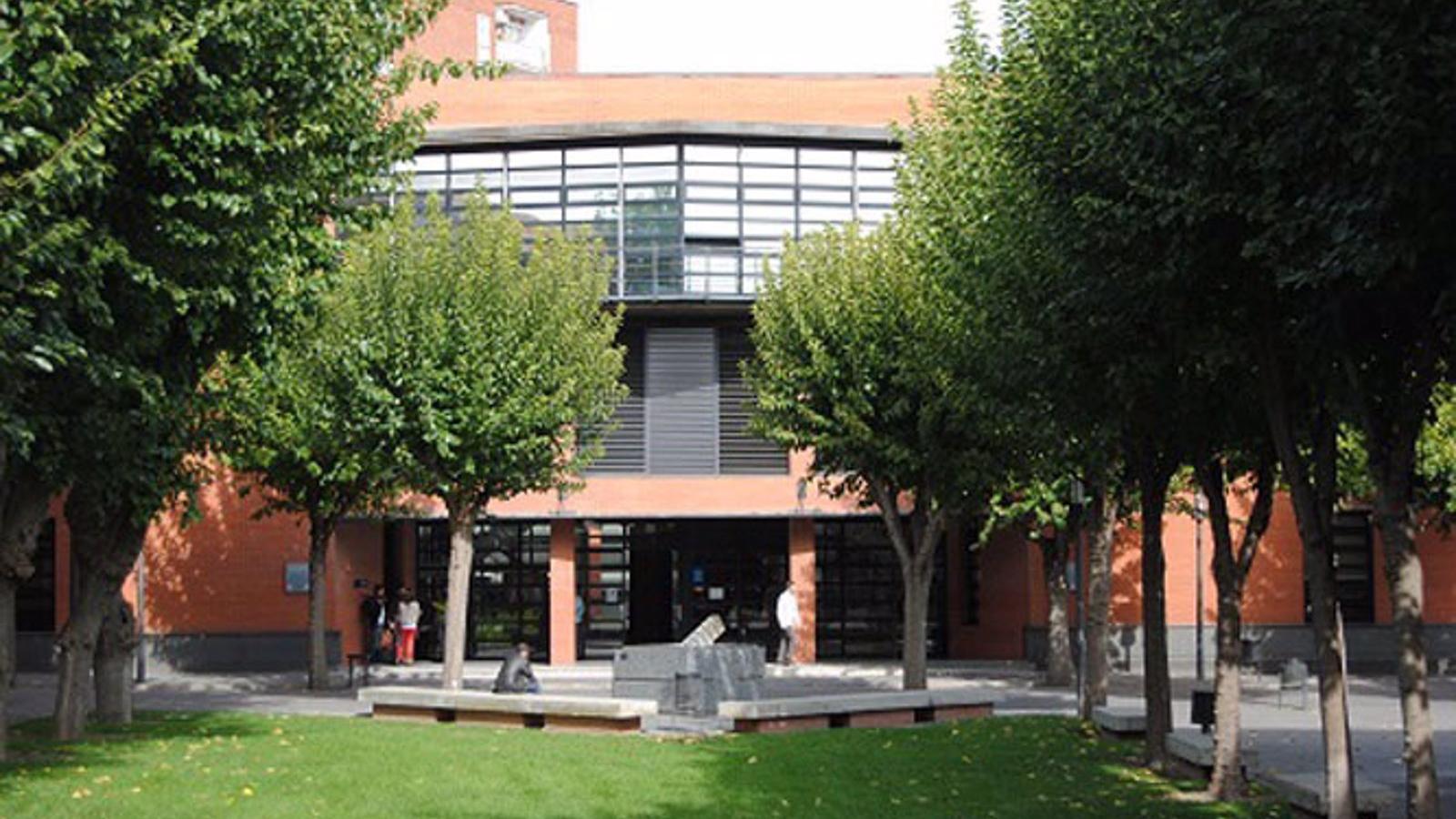 Detienen a un enfermero de la Universidad Carlos III por grabar con cámara oculta partes íntimas a 200 pacientes