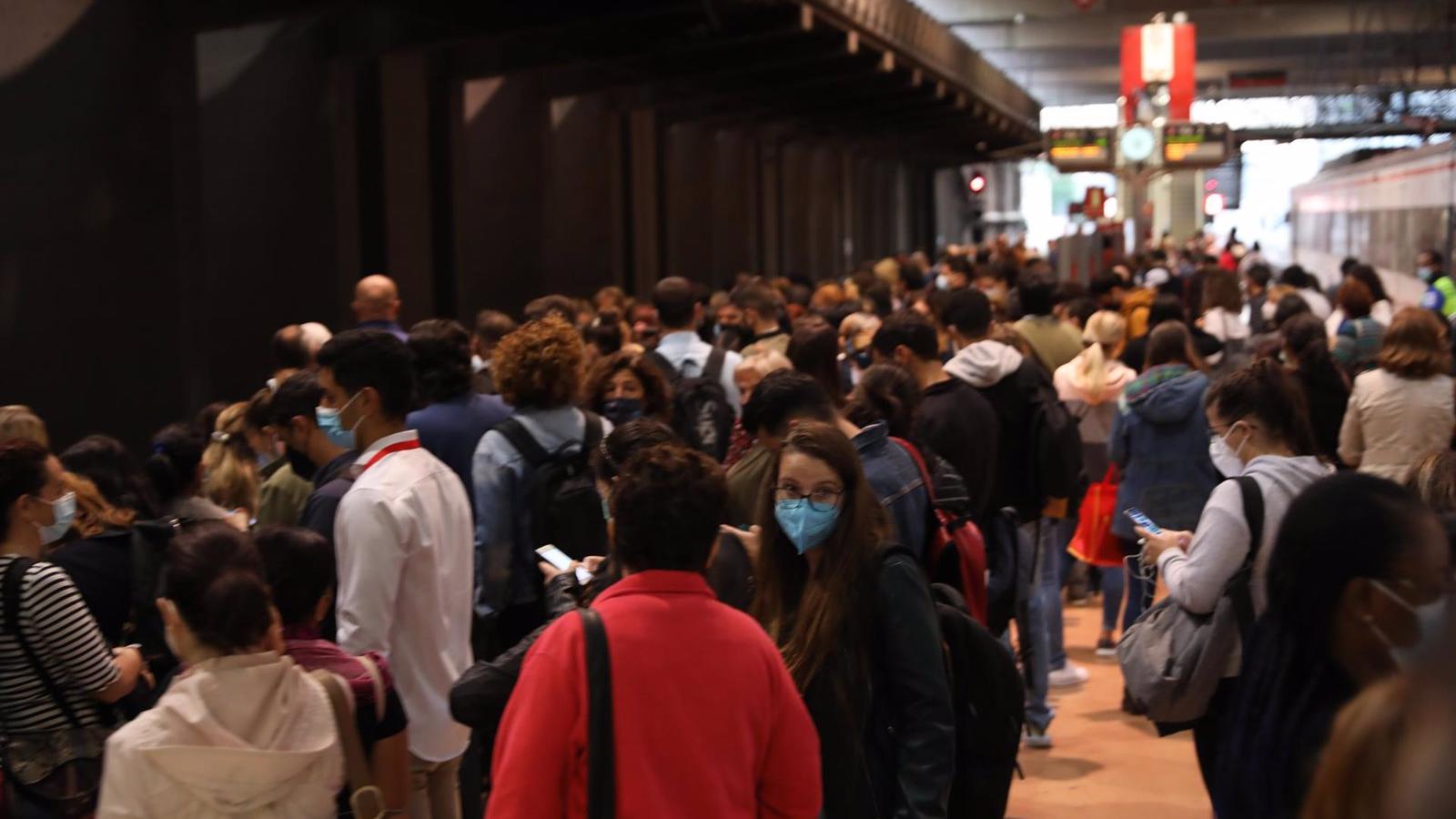 El Gobierno pide a los maquinistas de Renfe que cumplan con los servicios mínimos para evitar el caos en los trenes