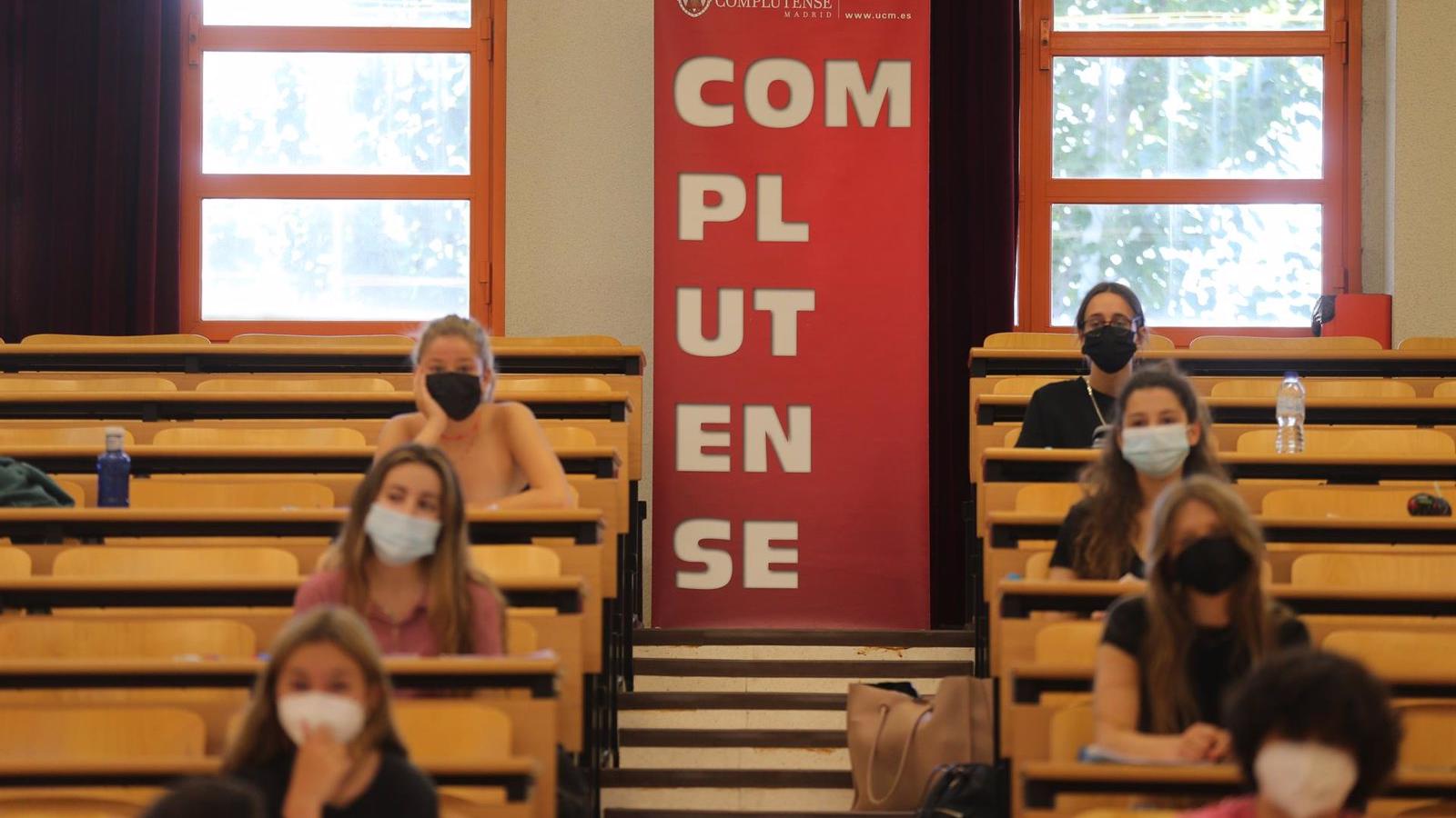 El 100% de las universidades madrileñas puede garantizar la presencialidad y la distancia en las aulas