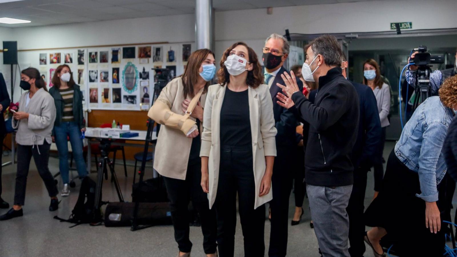 El Gobierno de Ayuso trabaja en la selección de centros para poner en marcha el 'MIR educativo'