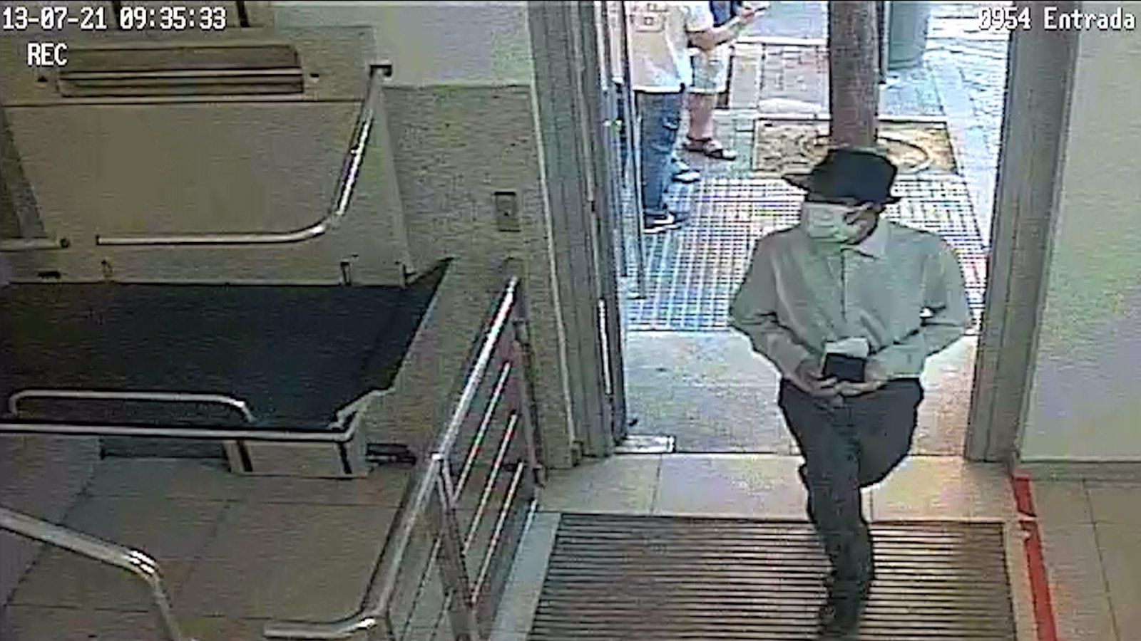 Nueve detenidos de una banda especializada en hurtos cuando querían robar dinero de un furgón blindado en Goya