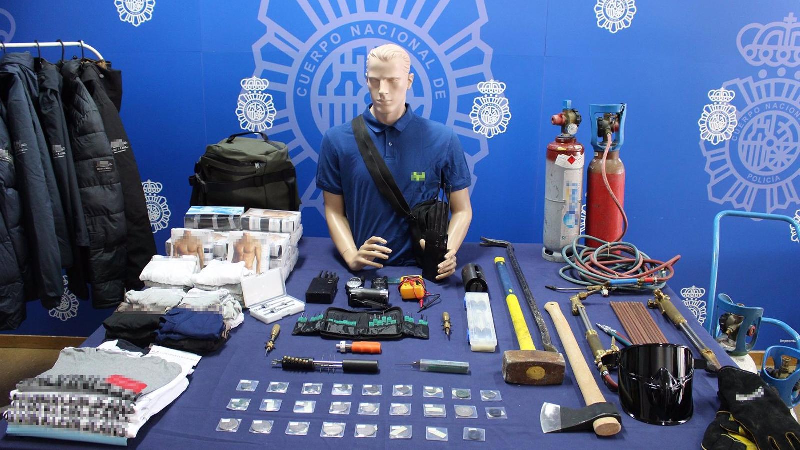 Cae una banda acusada de robar monedas antiguas en dos filatelias y numerosos efectos en varias tiendas