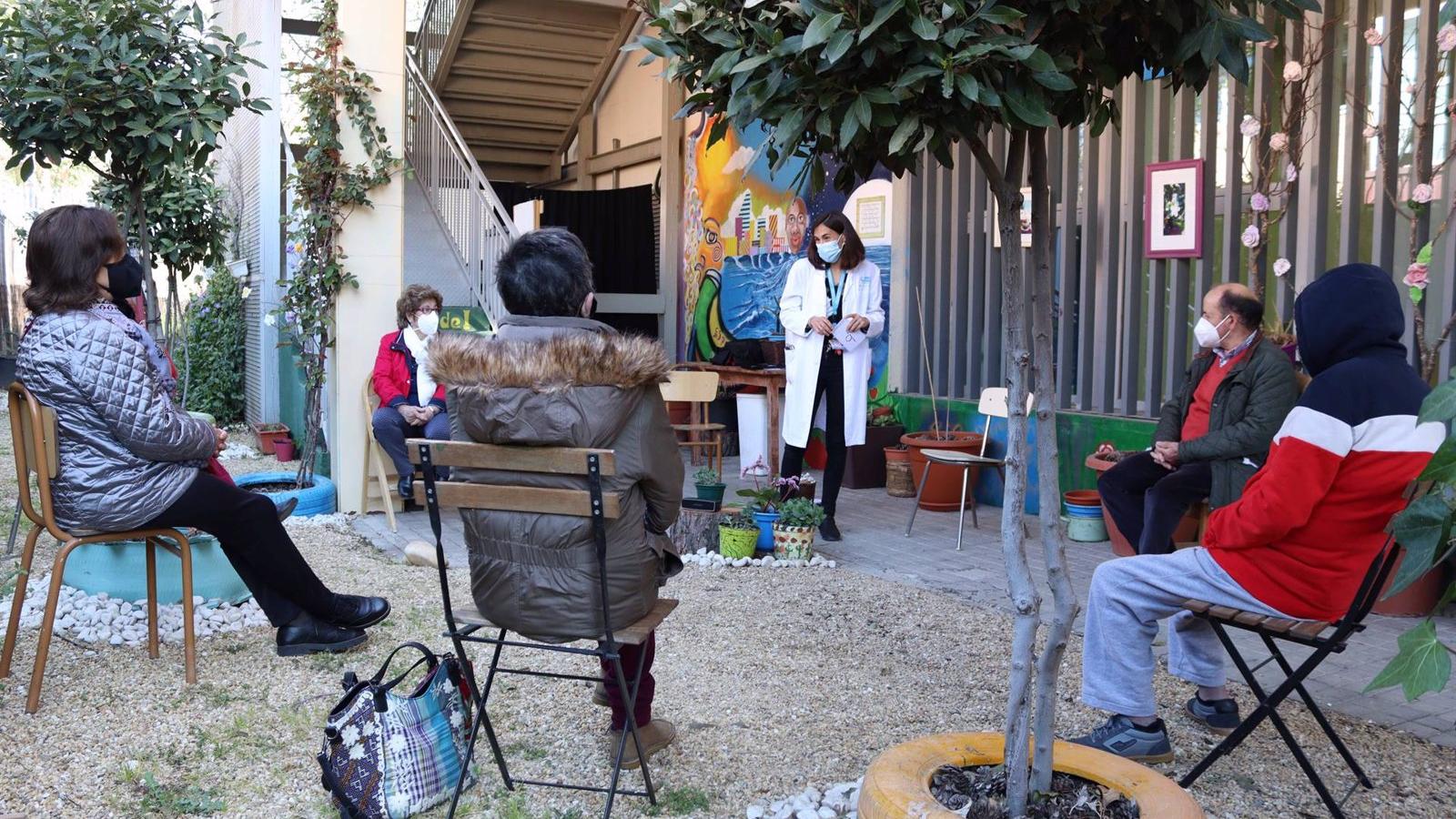 El Hospital de Torrejón alerta del deterioro físico, coginitivo y emocional de la pandemia en las personas mayores