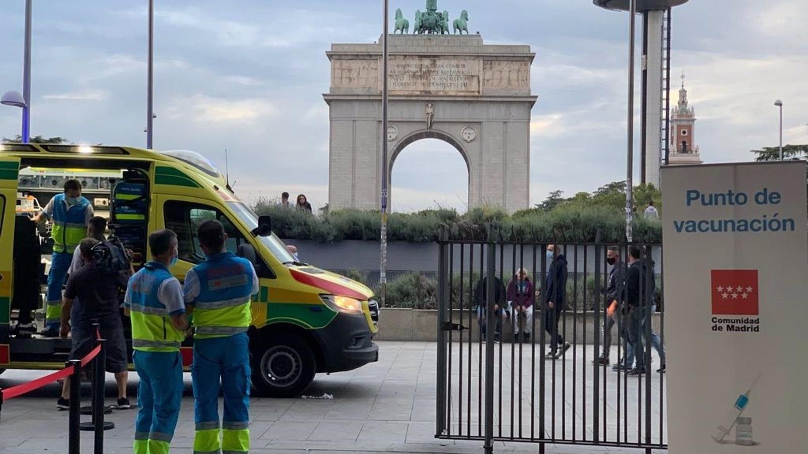 La Comunidad administra más de 800 dosis en los puntos móviles del Summa y extenderá el servicio