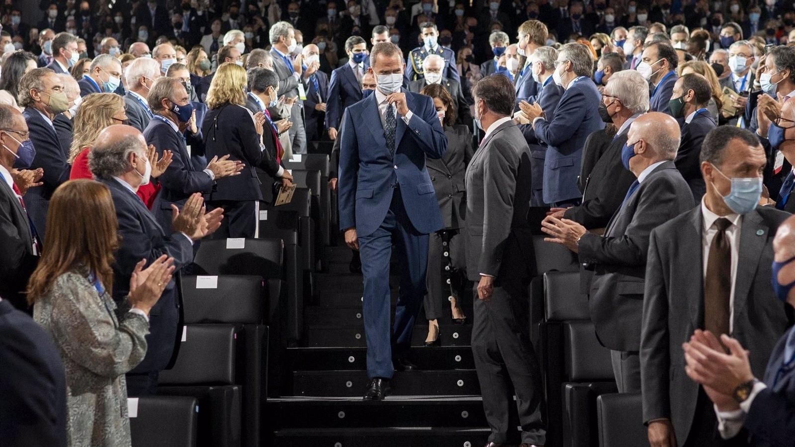 El Rey inaugura IE Tower, un campus de 180 metros de altura que quiere ser "el faro que ilumine" la educación