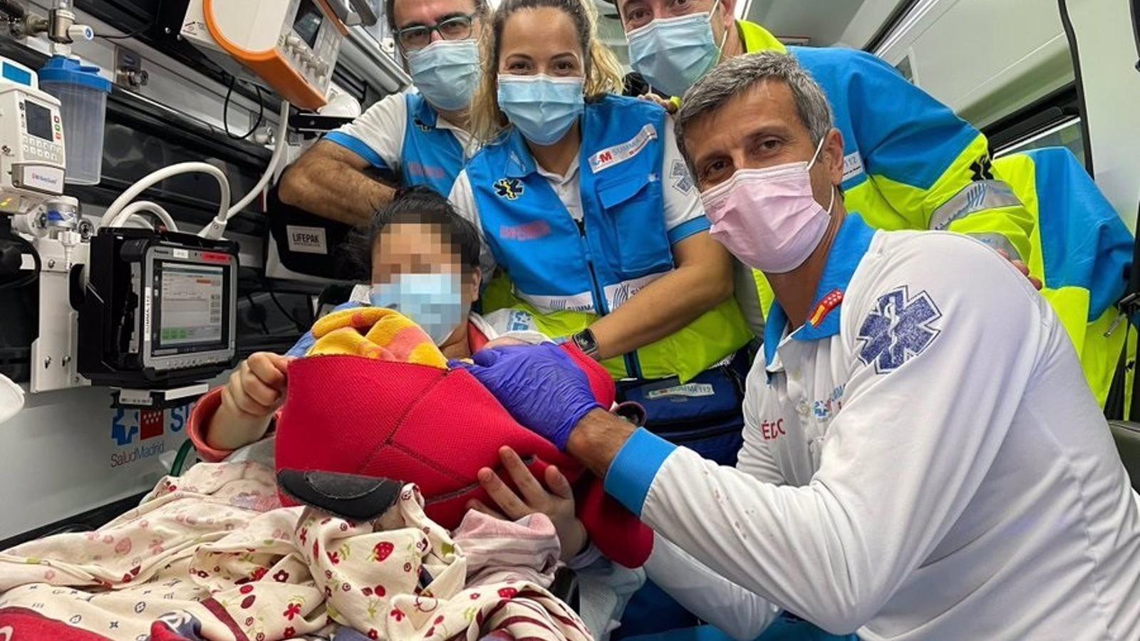 Nace con la ayuda del Summa el primer niño de una mujer en un piso de Cuatro Caminos