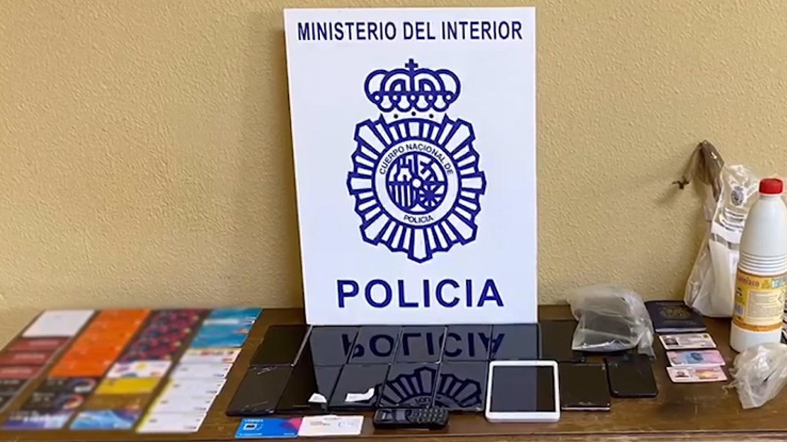 Más de 90 detenidos de una banda que robó 2 millones a 100 personas con el método del 'phising'