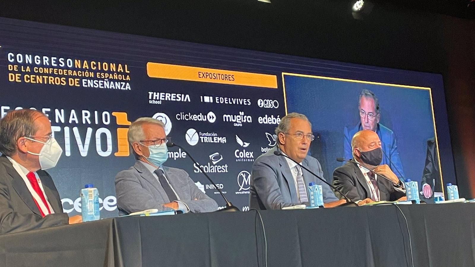 La Comunidad se compromete a invertir más de 80 millones en la digitalización de la educación regional