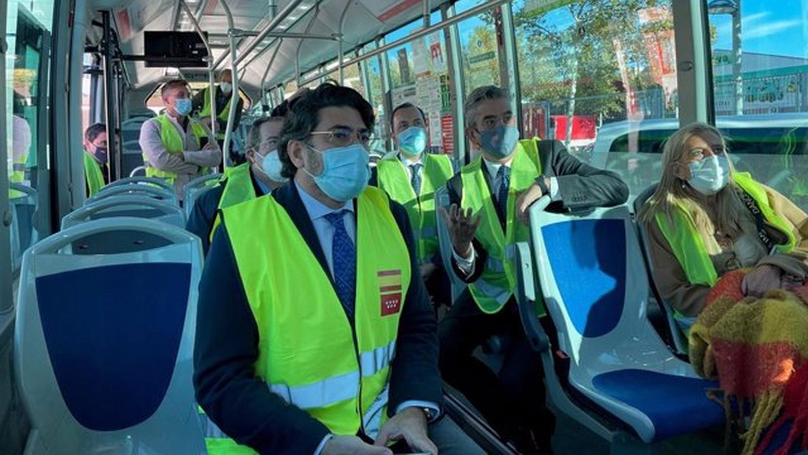 La Comunidad estudia mejoras en el transporte en un "laboratorio sobre ruedas" que imita a un autobús