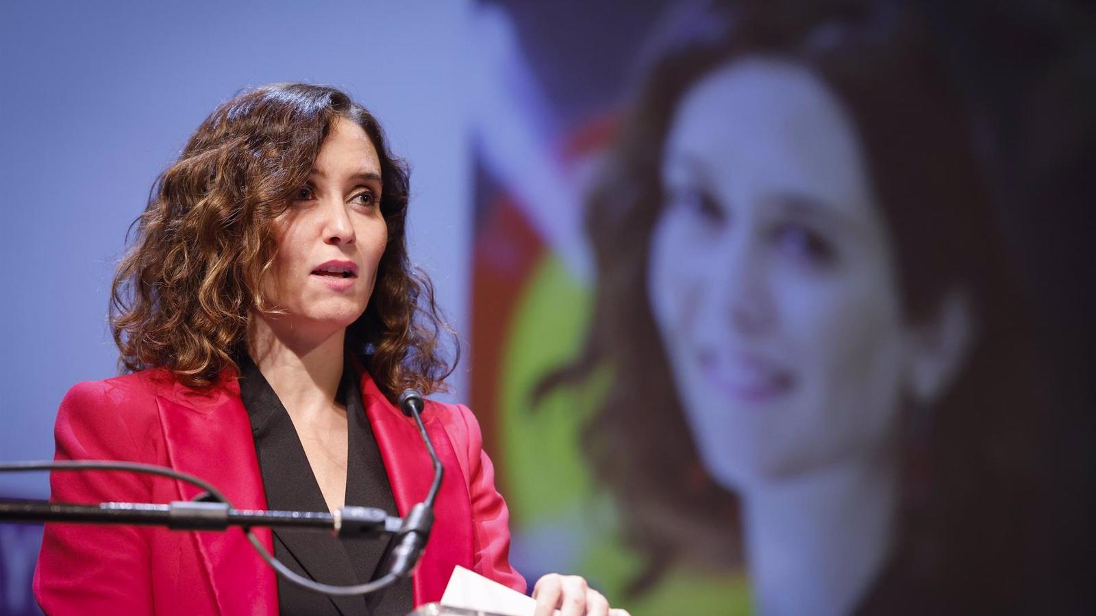 Díaz Ayuso recibe el Premio Empresarial Ciudad de Tres Cantos por su gestión con los comerciantes y hosteleros en la pandemia