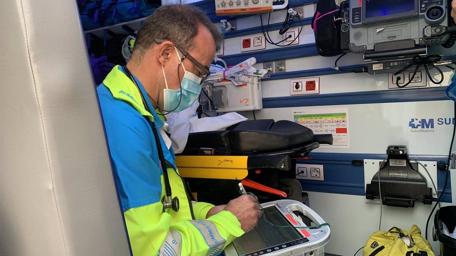 Dos jóvenes heridos tras un accidente de coche en la M-45 a la altura de Vallecas