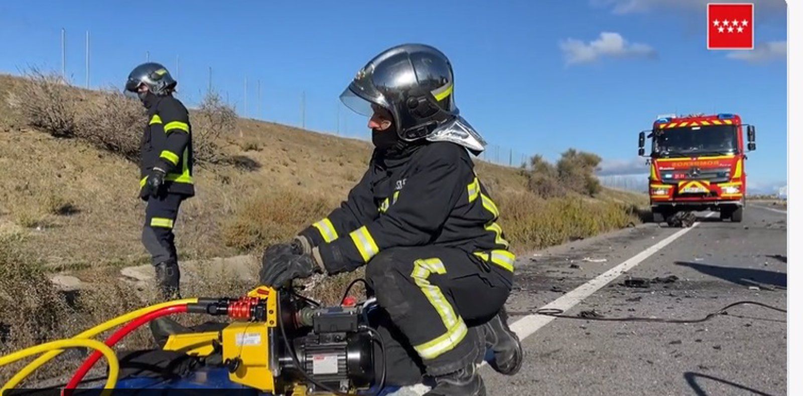 Muere el conductor de un coche tras chocar contra un camión en la M-419